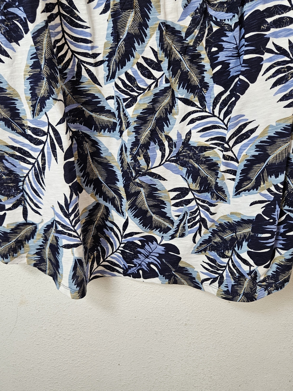 Woman Within Cotton Blue Leaf-Print Women's Henley Top Size 2X/ 26/28 NWOT - Picture 2 of 7